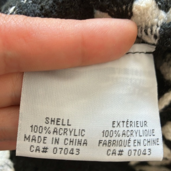 🎁4 for $50🎁 Rebellion crochet knit tank size small oversized bohemian - Picture 4 of 4